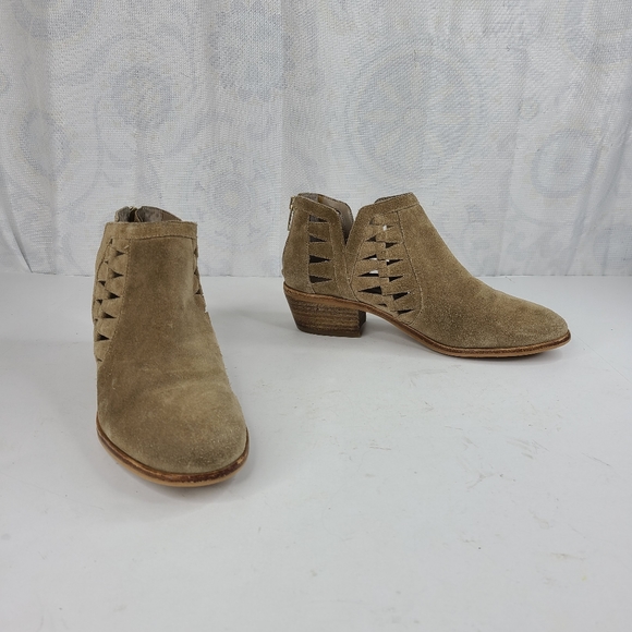 Vince Camuto Peera brown leather ankle boots w/cutouts size 8 - Picture 7 of 15